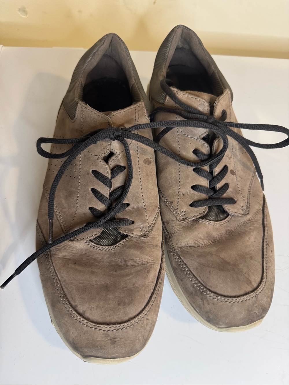 ECCO Men’s Brown Taupe Nubuck Leather Lace Up Comfort Walking Shoes